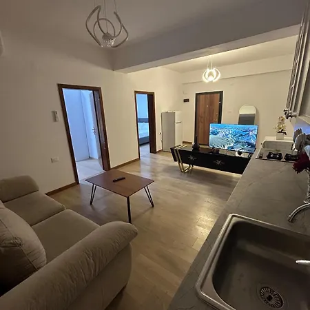 Flat In - Modern & Cozy * 地拉那